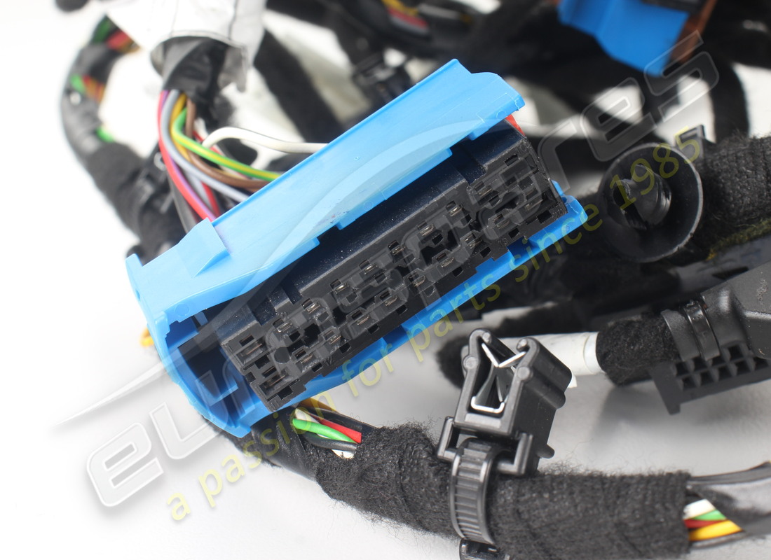 CABLAGGIO CONSOLLE USATO MASERATI. NUMERO PARTE 670038106 (3) cablaggio consolle usato maserati. numero parte 670038106 (3)