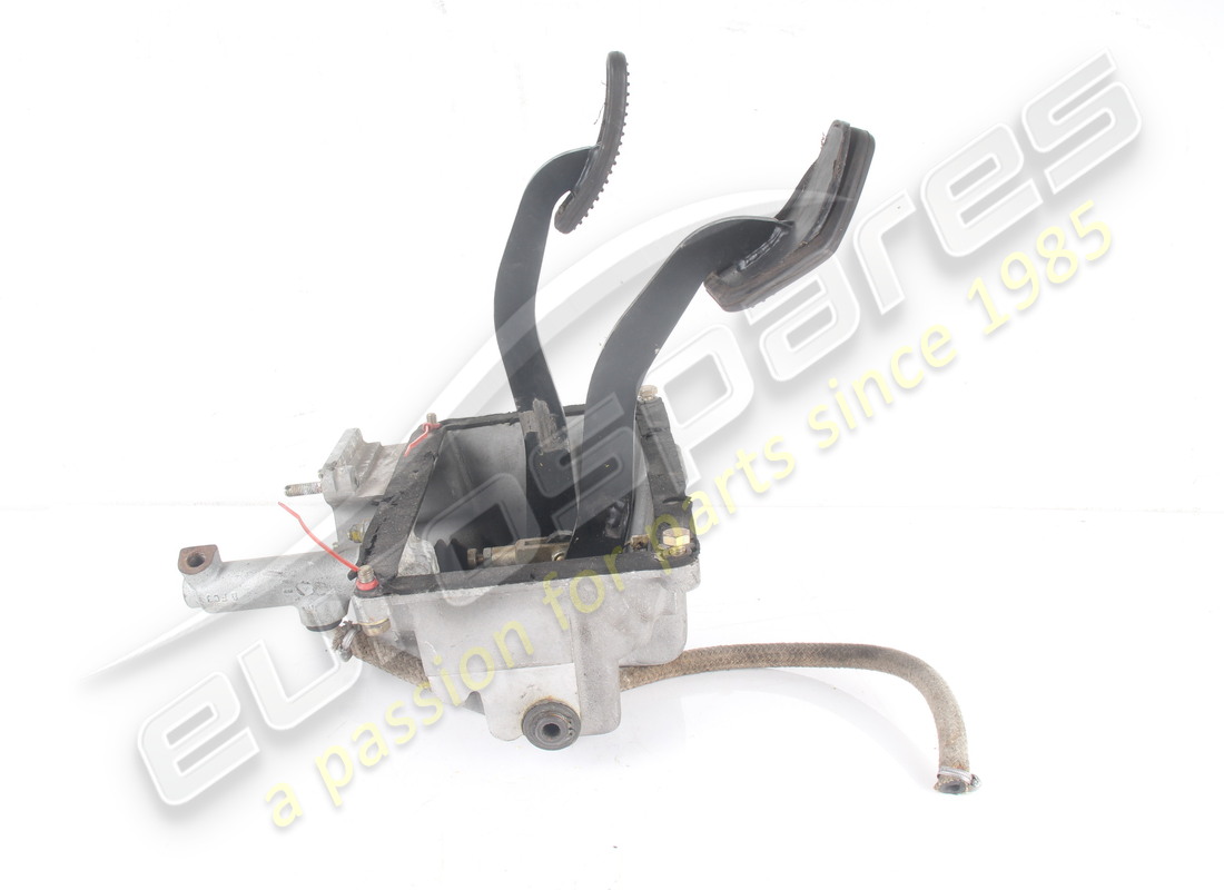 USATO FERRARI SUPPORTO PEDALE LHD NUMERO PARTE 144761 (2) usato ferrari supporto pedale lhd numero parte 144761 (2)