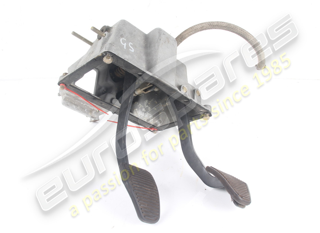 USATO FERRARI SUPPORTO PEDALE LHD NUMERO PARTE 144761 (3) usato ferrari supporto pedale lhd numero parte 144761 (3)