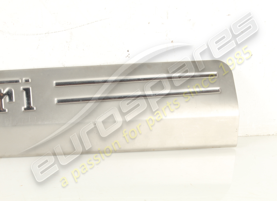 USATO Ferrari PEDANA DESTRA . NUMERO PARTE 81361800 (1)