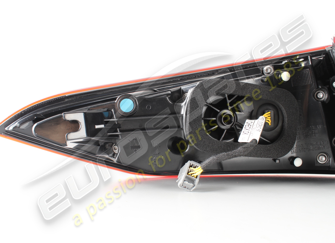 nuova maserati luce posteriore esterna destra. numero parte 670106830 (5)