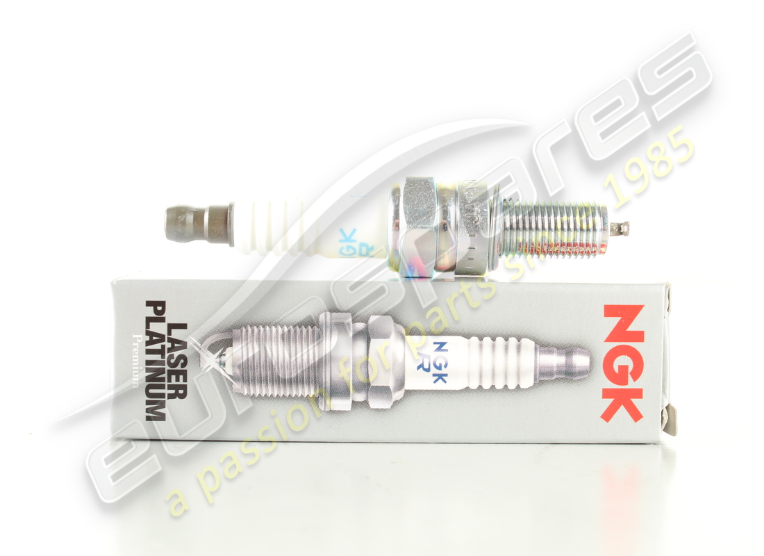 nuova candela maserati. numero parte 168325 (1)