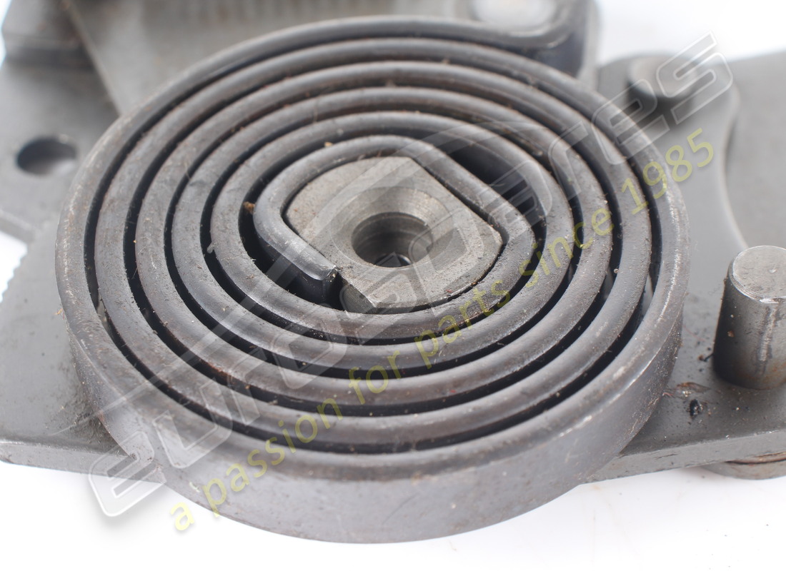 STAFFA SX USATA FERRARI. NUMERO PARTE 62515100 (4) staffa sx usata ferrari. numero parte 62515100 (4)