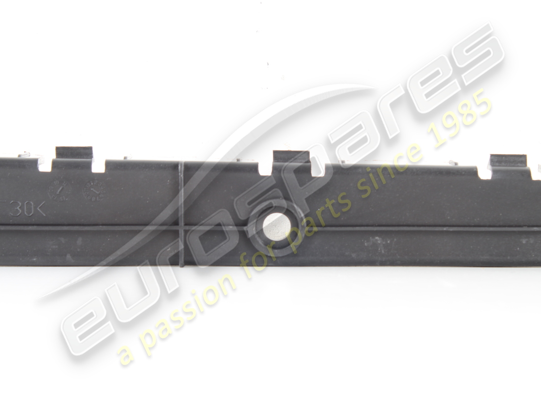 NUOVO FERRARI FISSAGGIO RIVESTIMENTO SOTTOPORTA SX B. NUMERO PARTE 81362200 (3) nuovo ferrari fissaggio rivestimento sottoporta sx b. numero parte 81362200 (3)