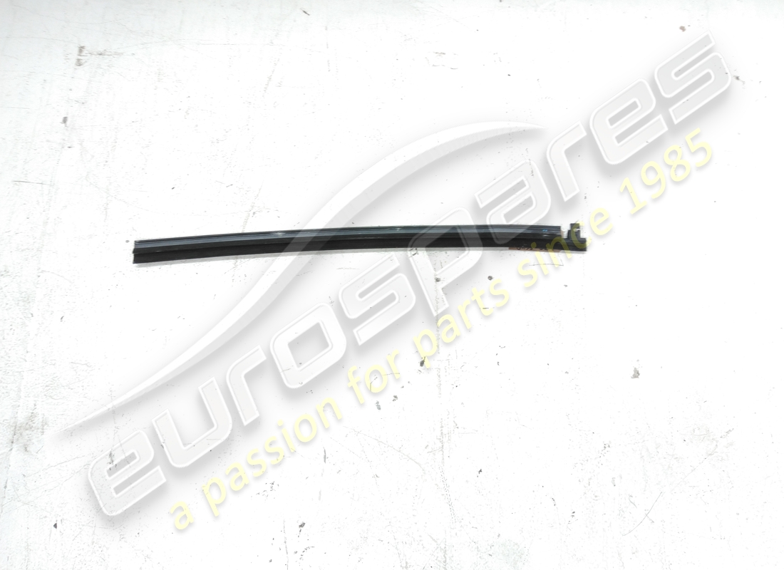 usata ferrari guarnizione sx per porta. numero parte 65164500 (2)