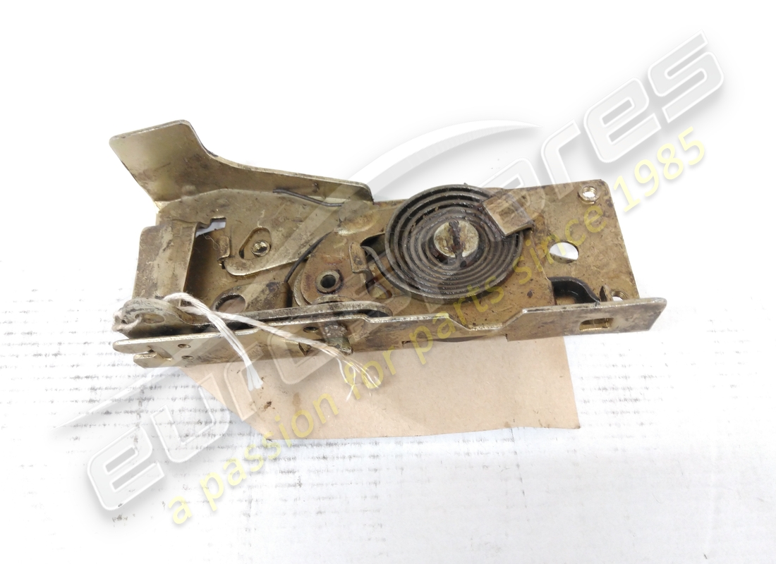 nuova ferrari serratura porta sx. numero parte 2433017301 (1)