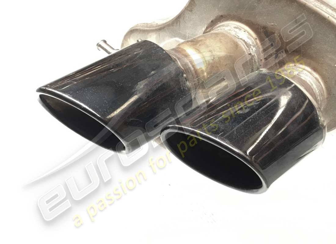 maserati silenziatore posteriore dx usato. numero parte 257203 (2)