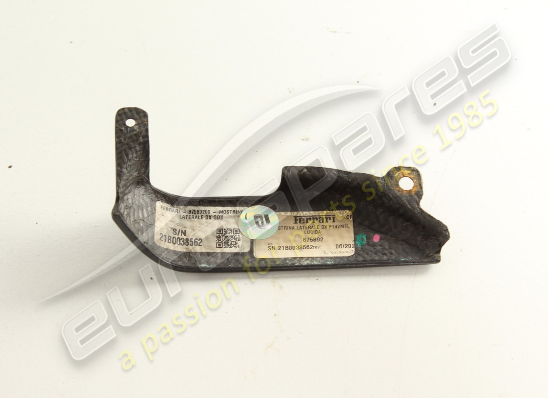 USATO Ferrari SURROUND LATERALE DX . NUMERO PARTE 875892 (1)