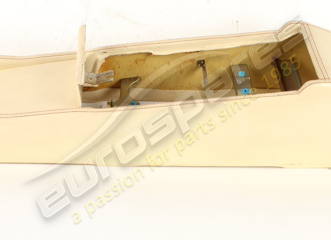 console rhd ferrari usata in crema vm3997. numero parte 65450204 (3)