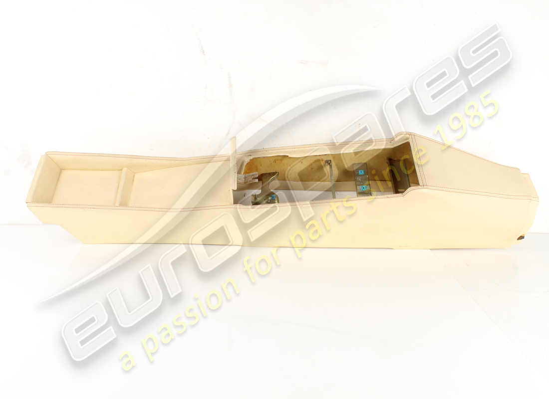 CONSOLE RHD Ferrari USATA IN CREMA VM3997 . NUMERO PARTE 65450204 (1)