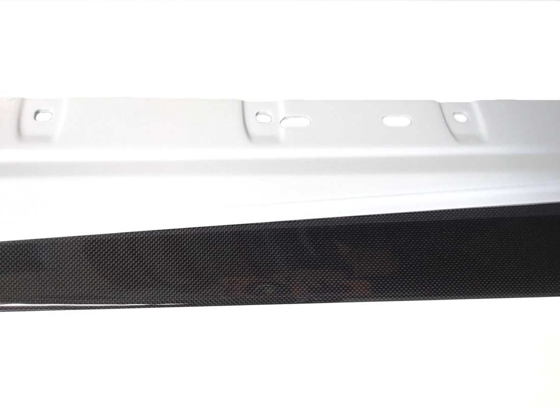 nuovo (altro) ferrari rivestimento sottoporta sx completo. numero parte 766055 (2)