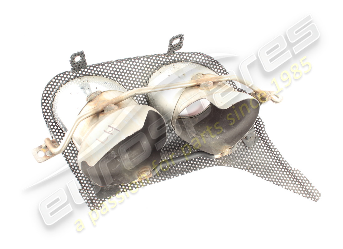 copertura scarico sx usata maserati. numero parte 670104469 (2)