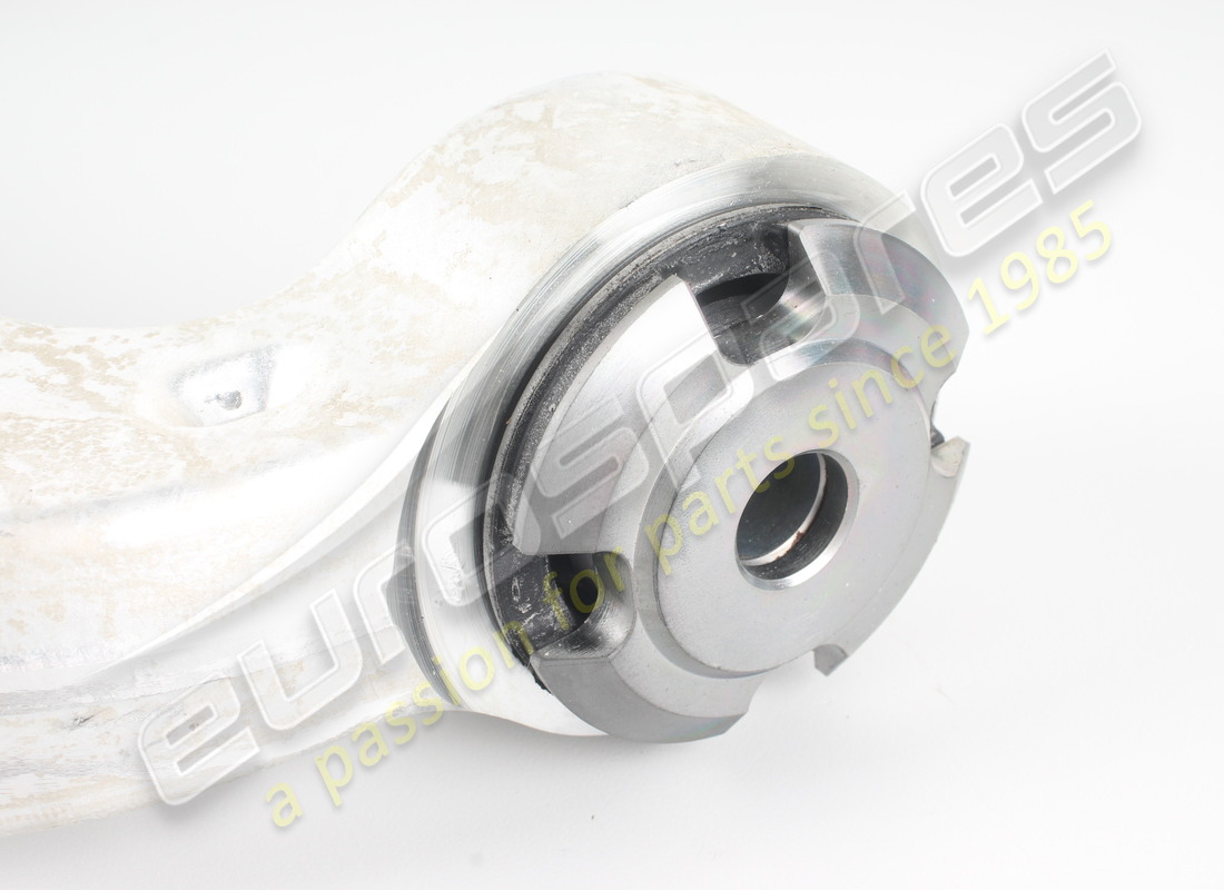new maserati lh front lower suspension arm. part number 670213730 (3)