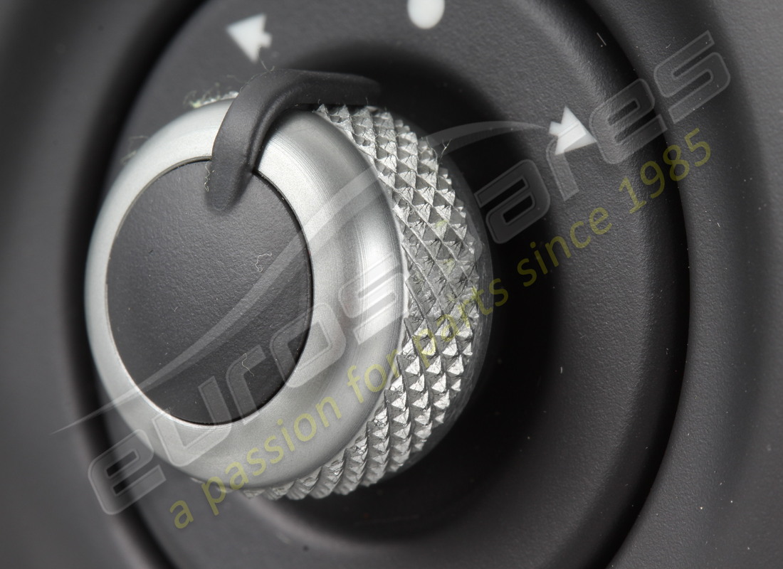 NUOVA TARGA FERRARI PER LUCI E RETROVISORE. CODICE ARTICOLO 227031 (4) nuova targa ferrari per luci e retrovisore. codice articolo 227031 (4)