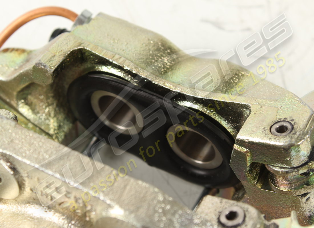 pinza posteriore destra lamborghini ricondizionata. numero parte 003206717 (2)