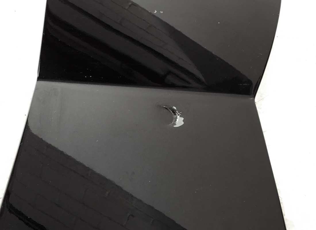 spoiler posteriore lamborghini danneggiato. numero parte 470827933 (3)