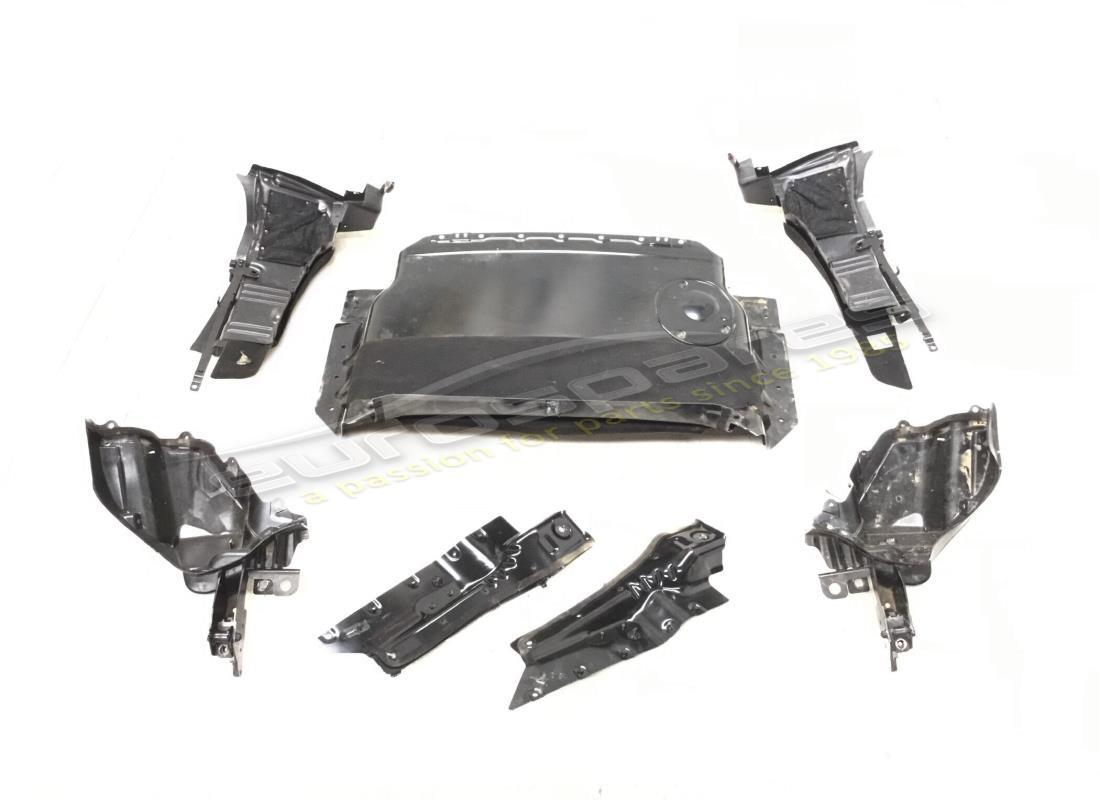 usato lamborghini contenitore da tetto + traversa. numero parte 4t7825147 (1)