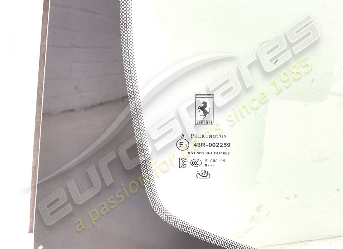 nuovo parabrezza ferrari. numero parte 900632 (2)