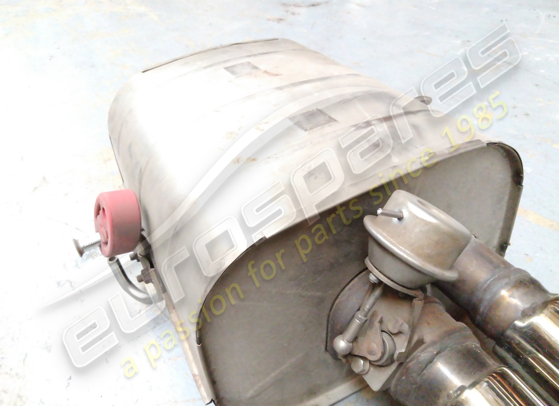 silenziatore dx usato ferrari. numero parte 167998 (2)