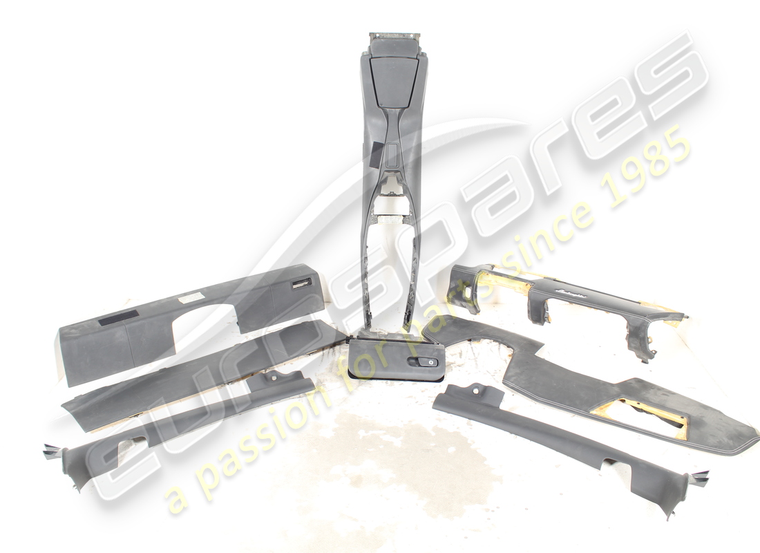 SET INTERNI USATO Lamborghini. NUMERO PARTE EAP1220851 (1)