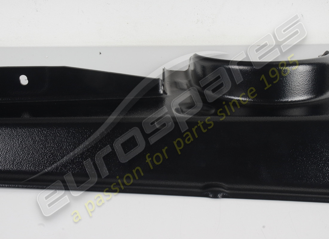 nuova lamborghini copertura vano motore. numero parte 07l103723e (5)