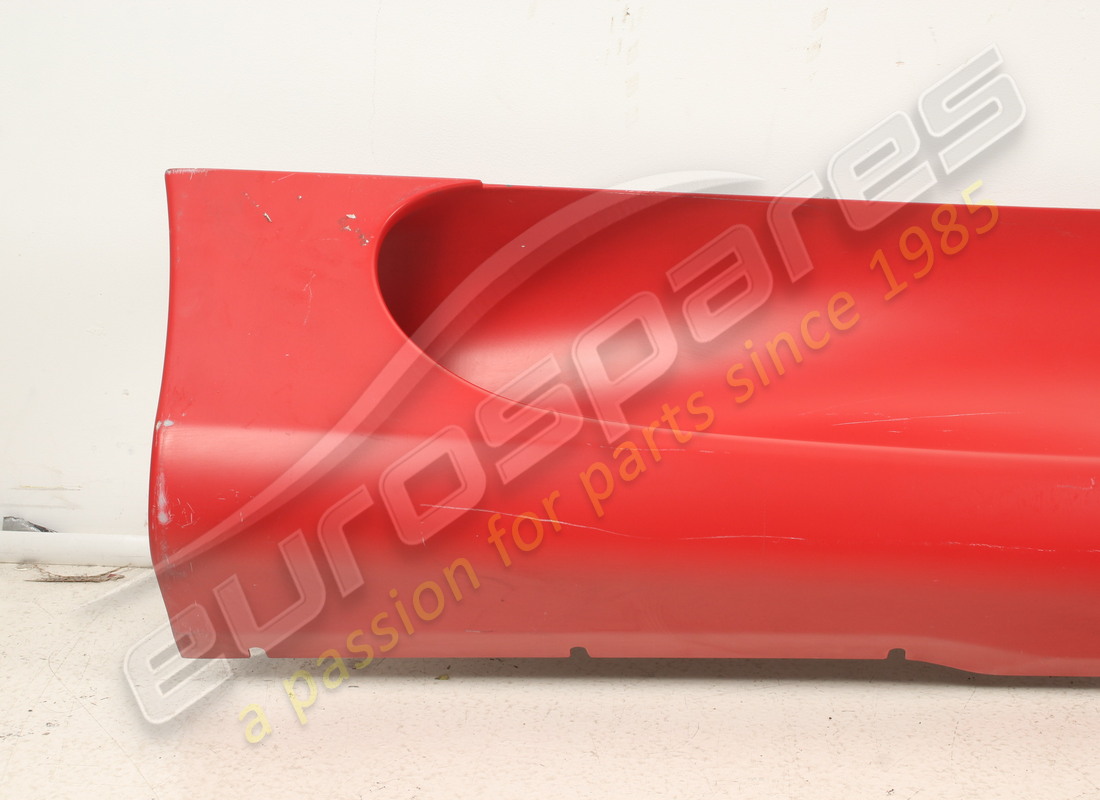 rivestimento sottoporta dx usato ferrari. numero parte 66099410 (2)