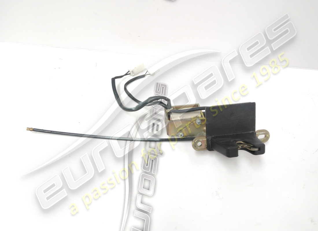 serratura per vano bagagli usata maserati. numero parte 374730108 (3)