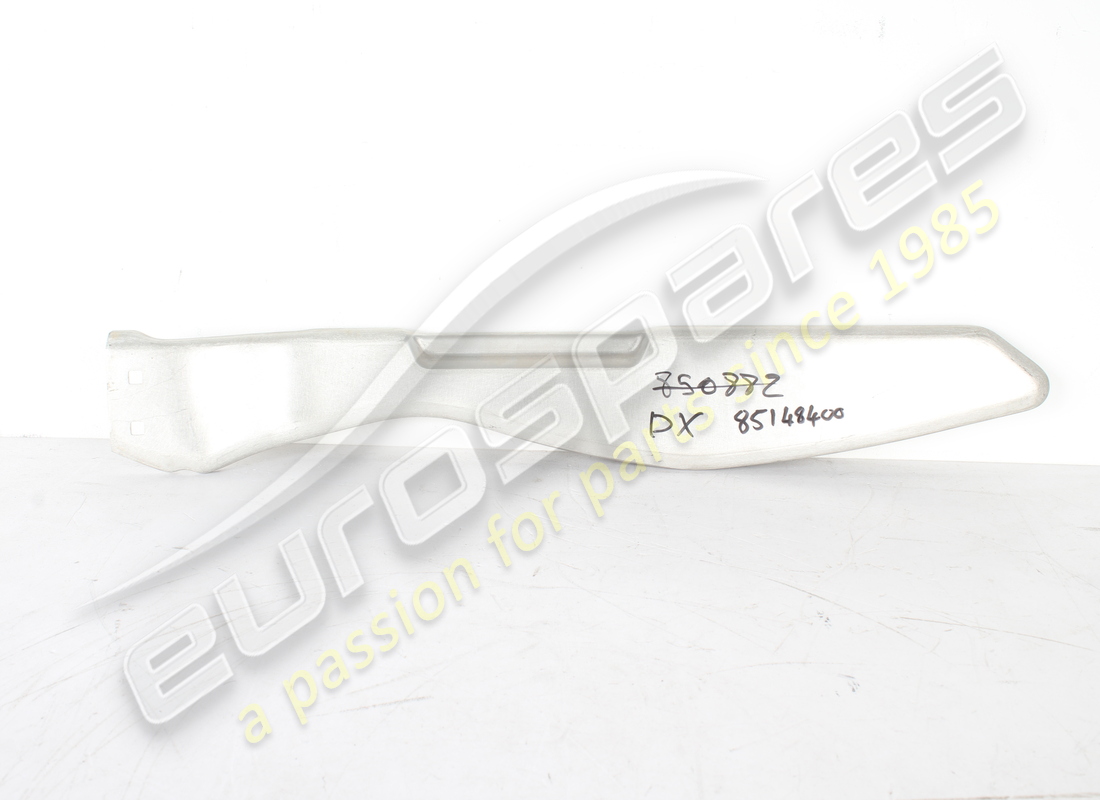 nuovo ferrari scudo stipite porta dx. numero parte 85148400 (1)
