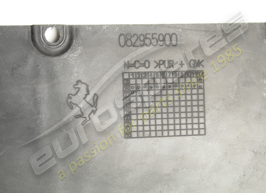 ferrari protezione sottoscocca centrale usata. numero parte 82884900 (7)