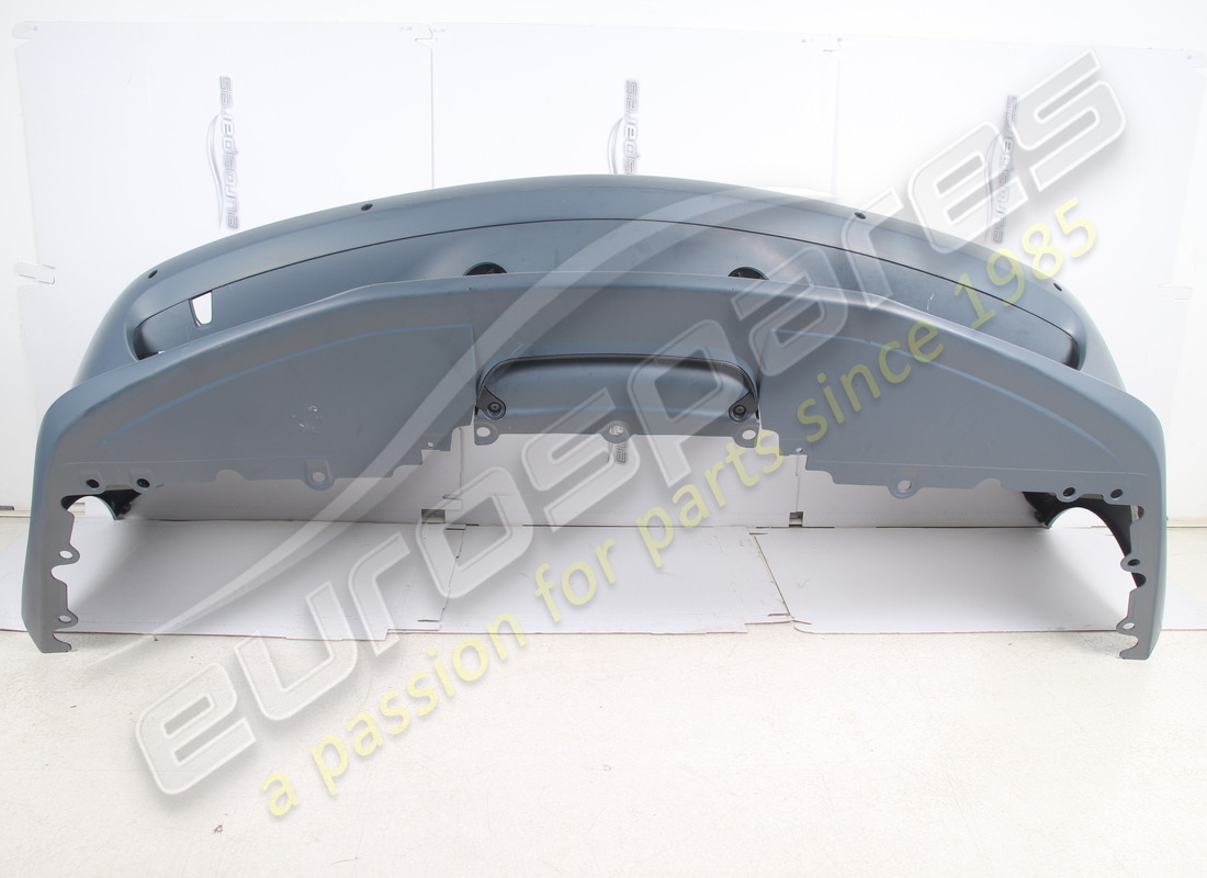 nuovo paraurti anteriore ferrari. numero parte 83104710 (2)