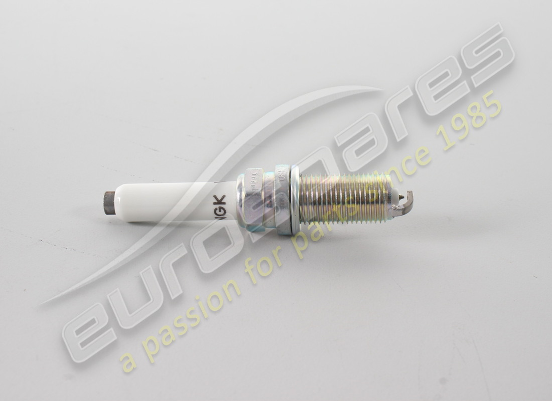 nuova candela porsche. numero parte 95890560100 (1)