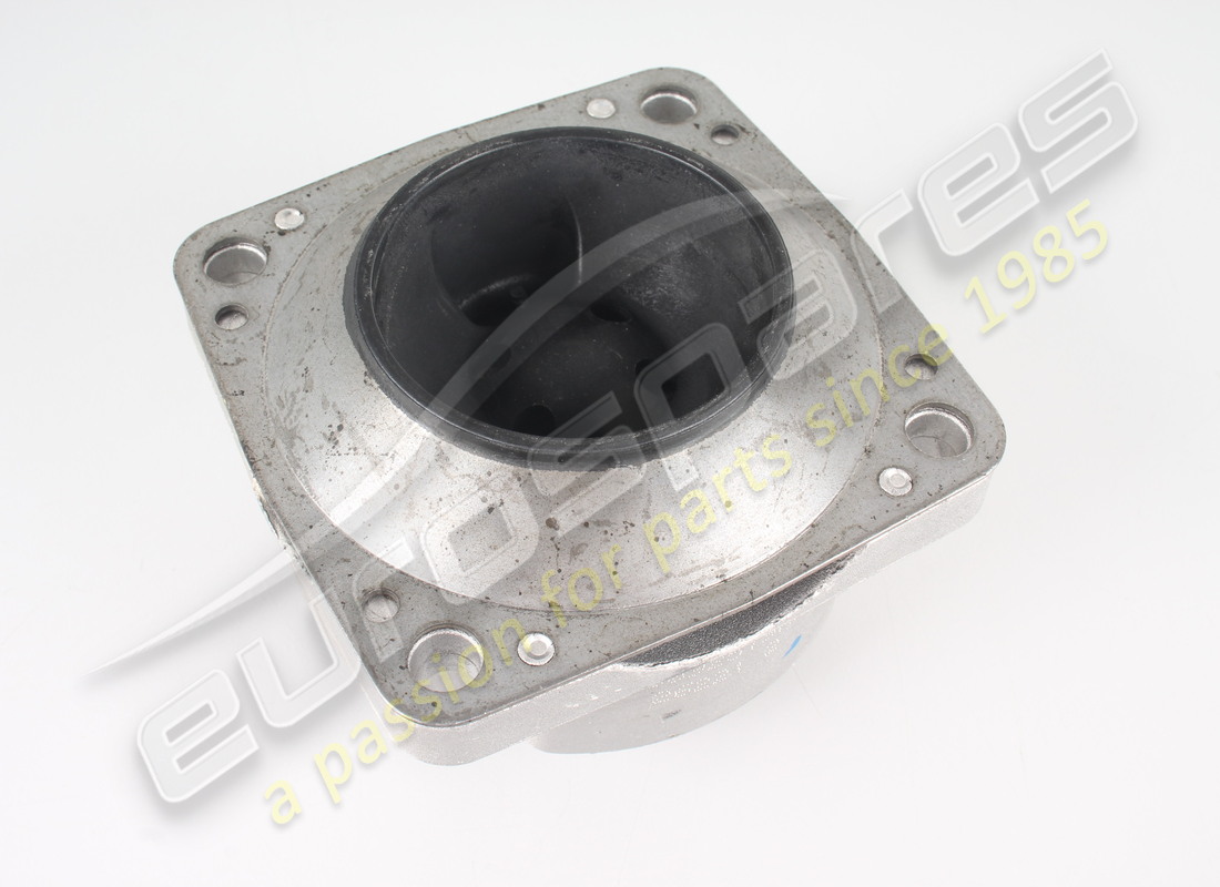 nuovo maserati piccolo blocco. numero parte 675000031 (2)