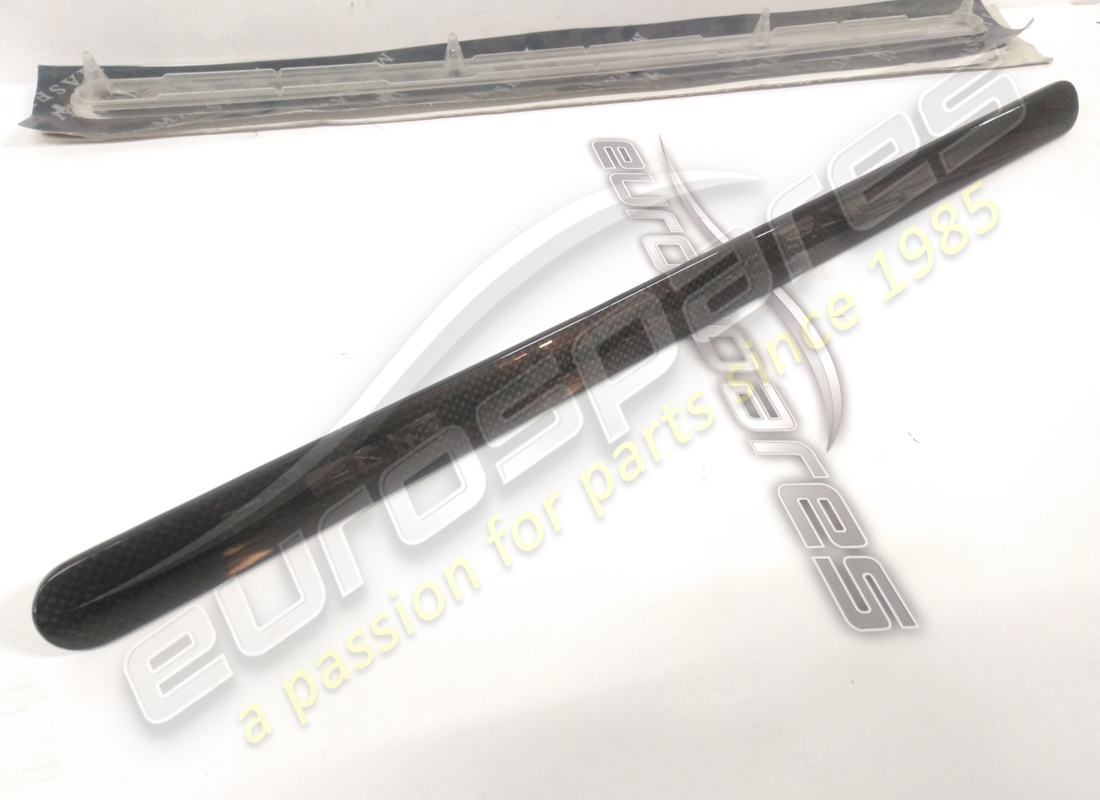 nuovo maserati rivestimento in carbonio sx. numero parte 67027700 (2)