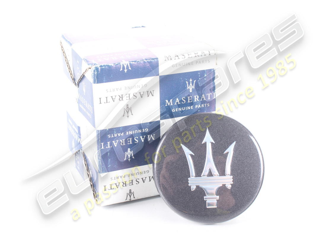 NUOVO DISTINTIVO PER RUOTA MASERATI. NUMERO PARTE 82330910 (1) nuovo distintivo per ruota maserati. numero parte 82330910 (1)