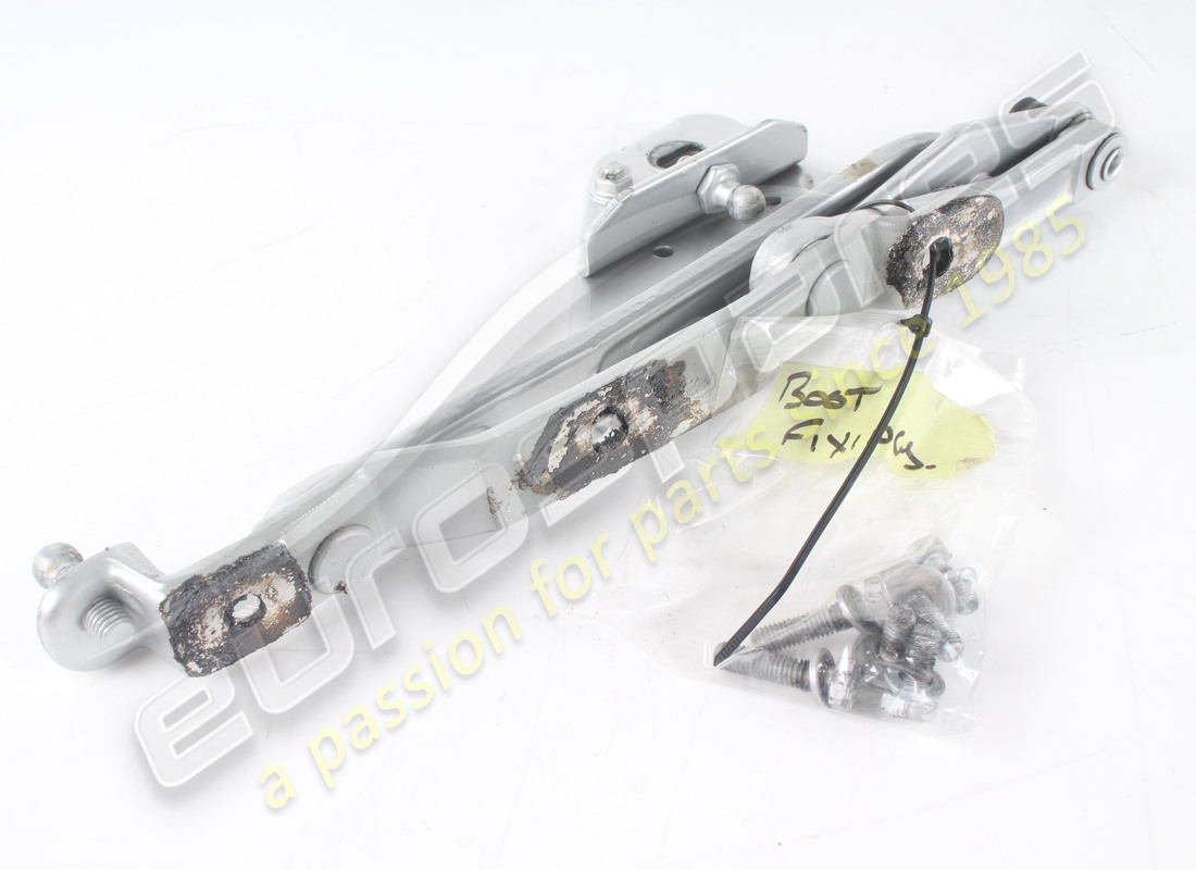 cerniera coperchio sinistra ferrari usata. numero parte 63143100 (1)