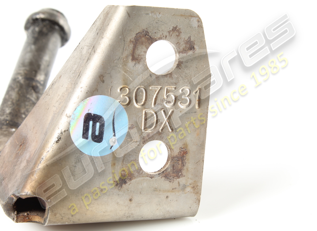 USATO FERRARI STAFFA RIMOVIBILE SUL POSTERIORE DESTRO. NUMERO PARTE 307531 (3) usato ferrari staffa rimovibile sul posteriore destro. numero parte 307531 (3)