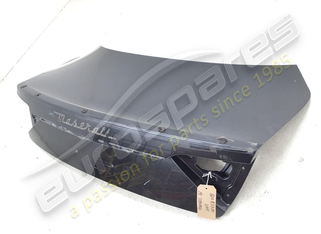 USATO Maserati COFANO POSTERIORE PREDISPOSTO DI FORI PER SPOILER REMOVIBILE . NUMERO PARTE 82083300 (1)