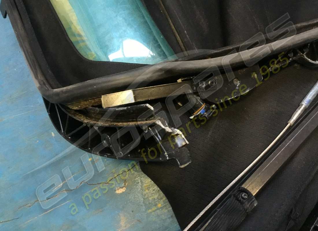 usato ferrari rivestimento esterno nero completo. numero parte 66374600 (9)