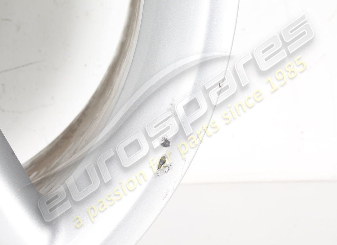 ruota posteriore ferrari usata (magnesio - speedline). numero parte 165112 (4)