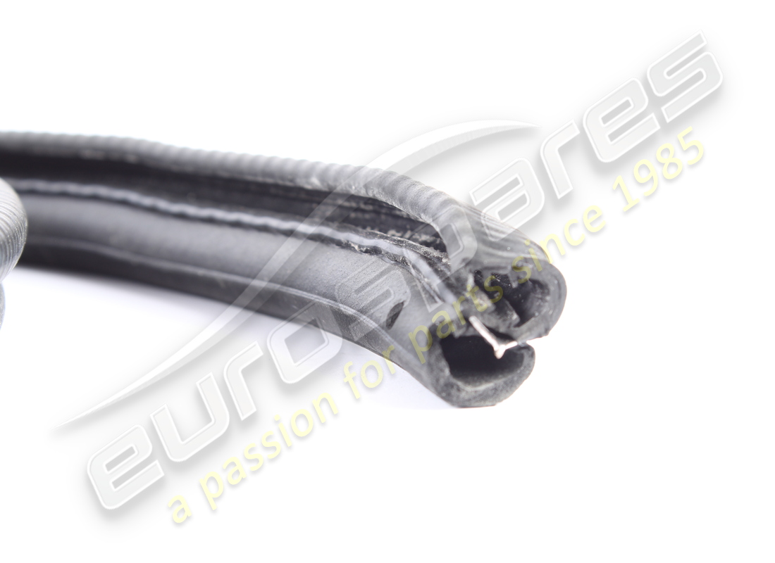 NUOVO FERRARI GOMMA PER PORTA *AL METRO*. NUMERO PARTE MC34761 (2) nuovo ferrari gomma per porta *al metro*. numero parte mc34761 (2)