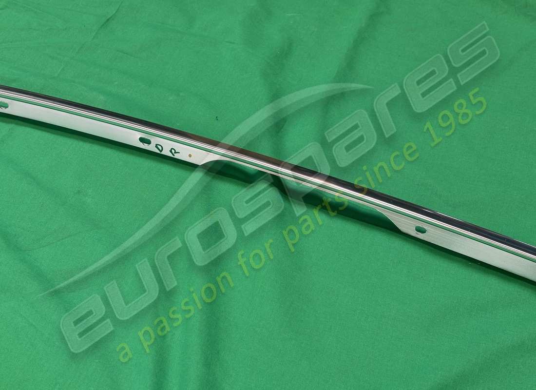 usato maserati modanatura lat. cromata completa. numero parte 670043123 (3)