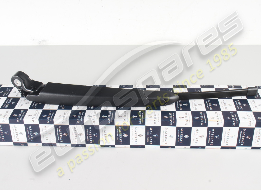 nuovo maserati braccio tergicristallo posteriore. numero parte 670107927 (2)