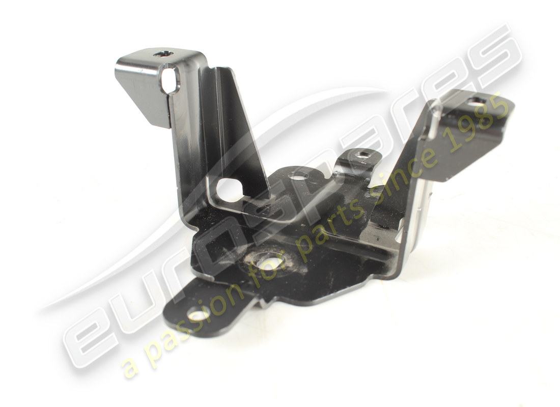 STAFFA DI FISSAGGIO DEL PONTE USATA FERRARI. NUMERO PARTE 86153300 (1) staffa di fissaggio del ponte usata ferrari. numero parte 86153300 (1)