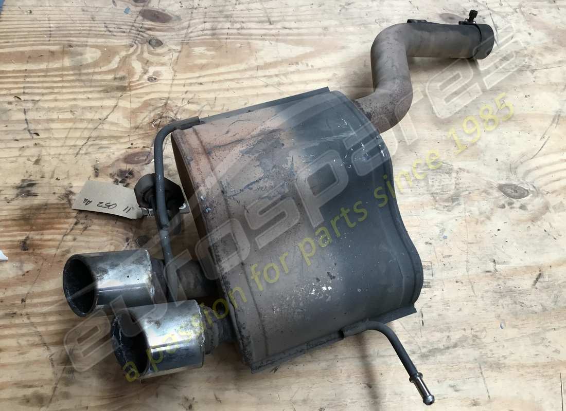 maserati silenziatore posteriore sx usato. numero parte 237724 (2)