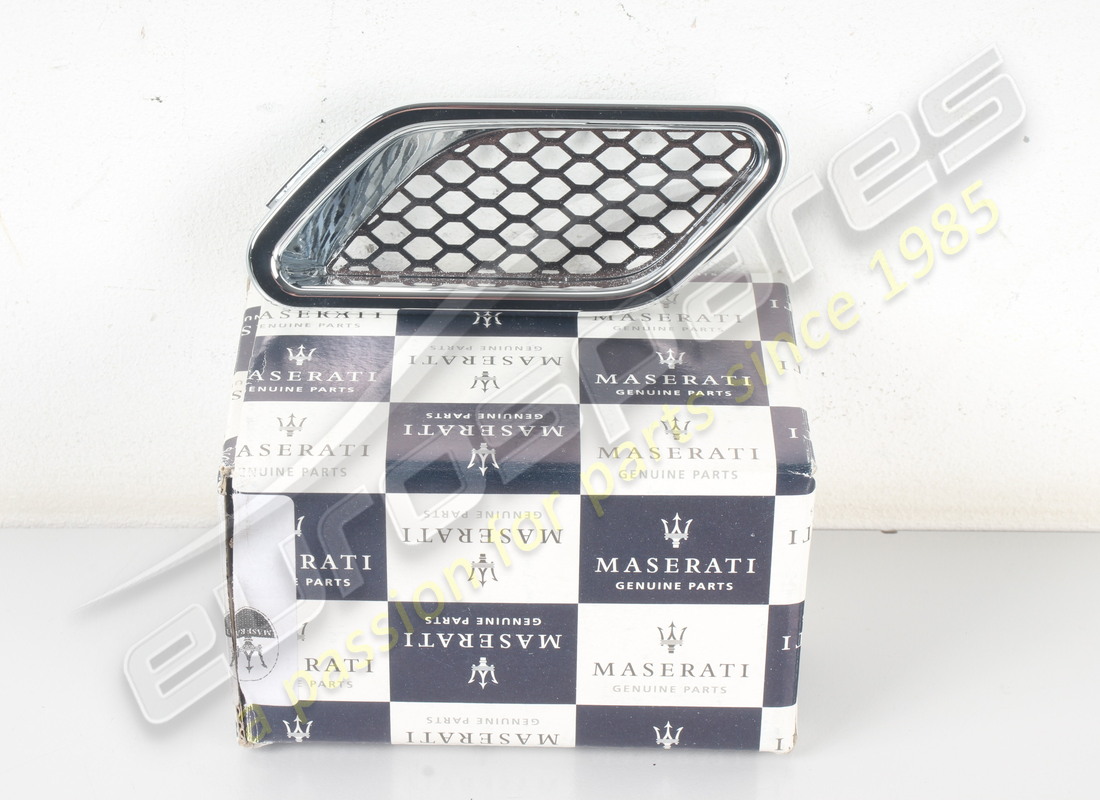 nuova presa d'aria maserati dx. numero parte 84126300 (3)