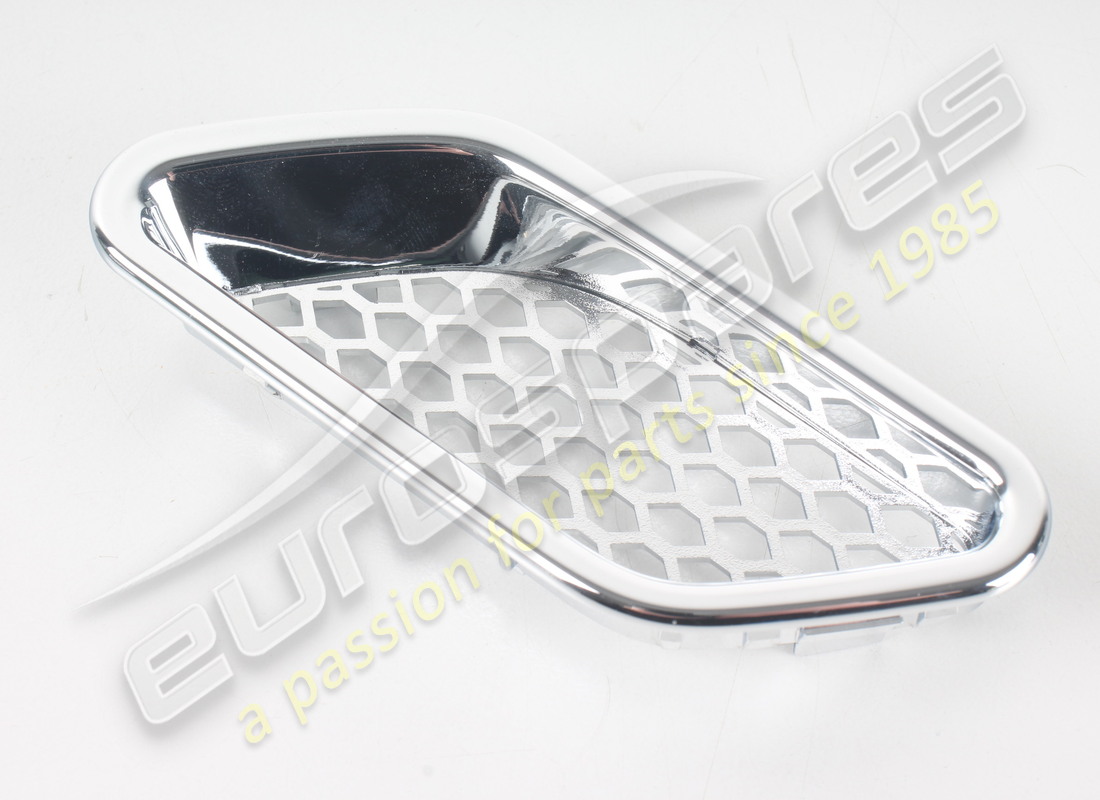 nuova presa d'aria maserati dx. numero parte 84126300 (1)