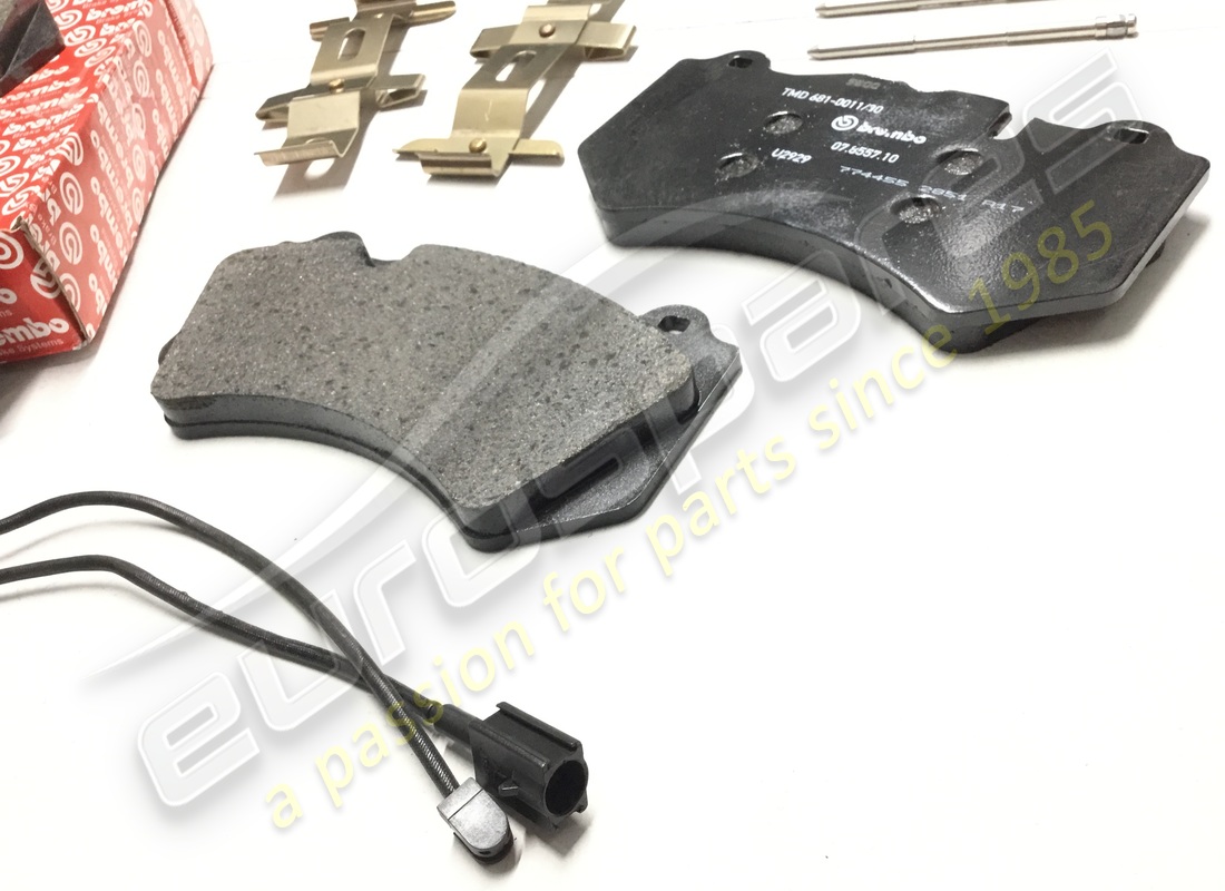 nuovo ferrari kit pastiglie anteriori. numero parte 70001086 (2)