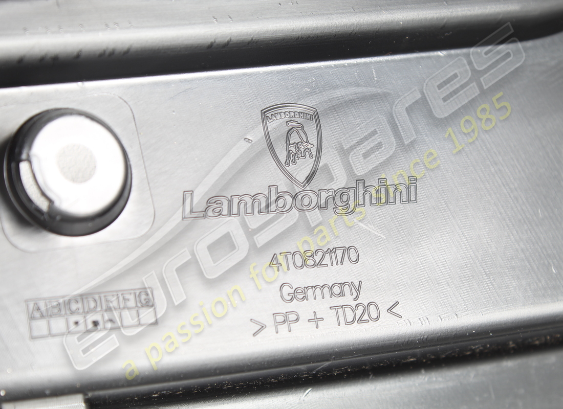 NUOVA COPERTINA LAMBORGHINI. NUMERO PARTE 4T0821170E (6) nuova copertina lamborghini. numero parte 4t0821170e (6)