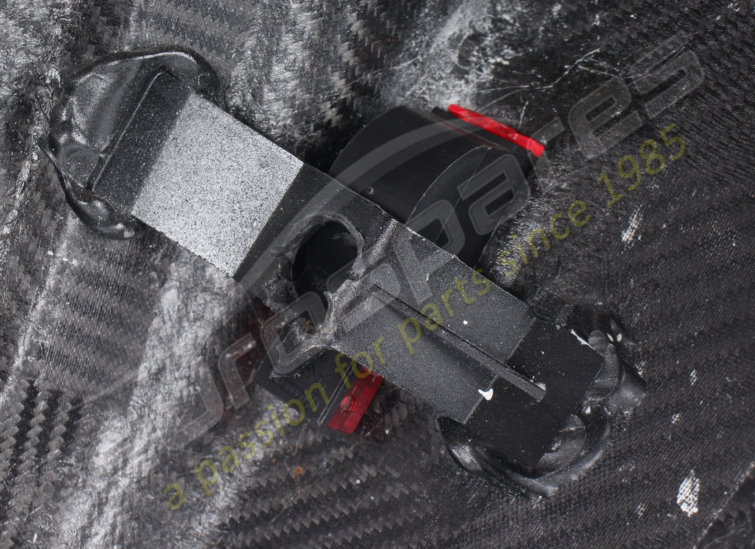 USATI LAMBORGHINI COPPIA DI PANNELLI PORTIERA IN CARBONIO. NUMERO PARTE 407867105AW (8) usati lamborghini coppia di pannelli portiera in carbonio. numero parte 407867105aw (8)