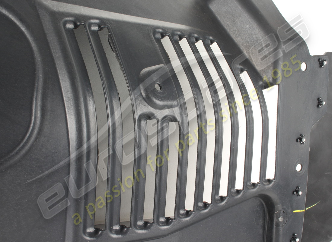 new maserati rh front wheelhouse guard (l. part number 670105934 (2)